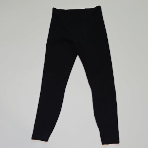 Athleta Pants - Athleta Rise Up Rib 7/8 Tight Leggings in Black - Size S